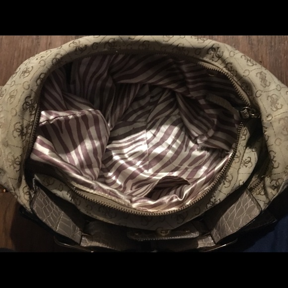 Guess Shoulder Bag - Picture 4 of 6